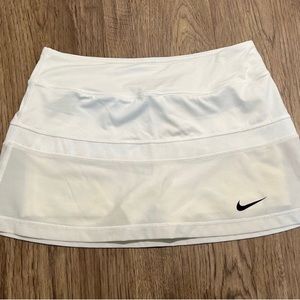 Ladies White Nike Dri-Fit XL Tennis or Golf Skort!!🤩